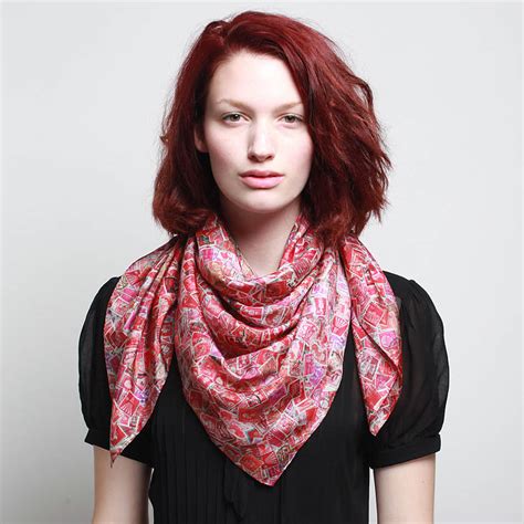 comment porter foulard carré